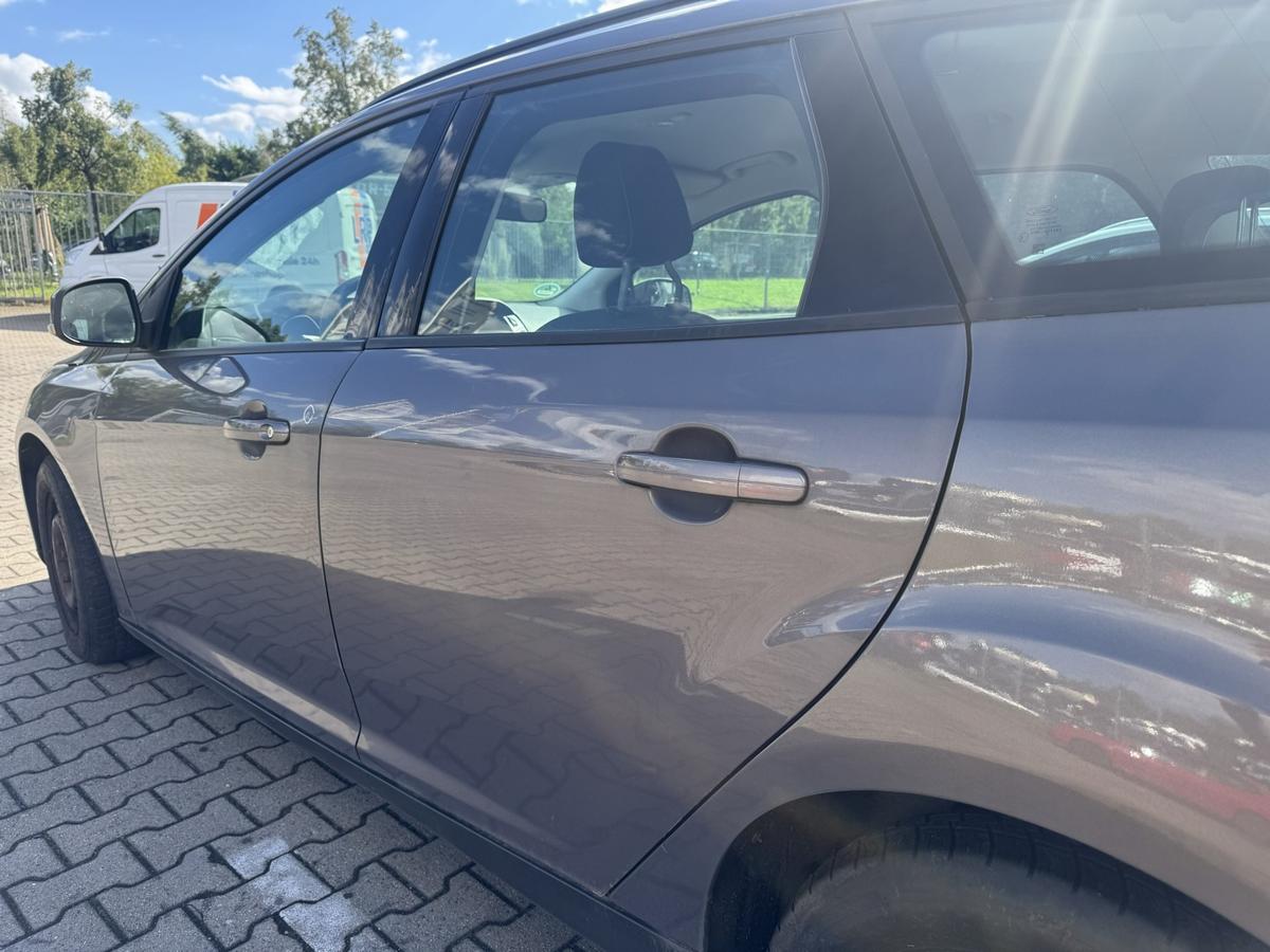 Ford Focus 3 original T&uuml;r hinten links Brisbane Braun Kombi Rohbau Bj.2012
